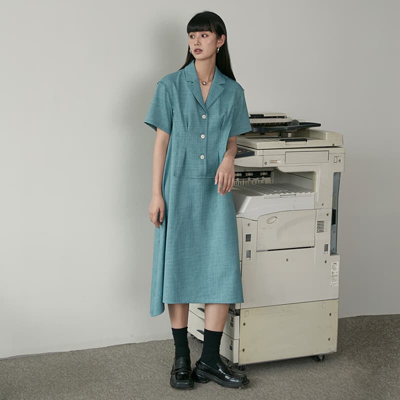 シャツ　レディース こだわり襟付きミドル丈シャツワンピース