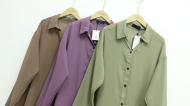 レディースシャツ とろみ素材のロングシャツワンピース