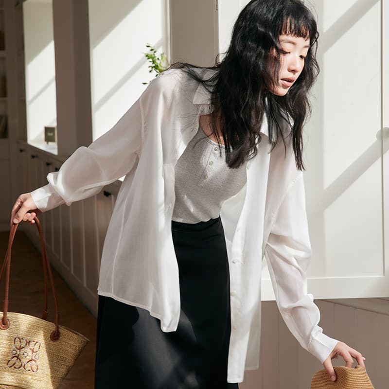シャツ　レディース なめらかリネンロングシャツ