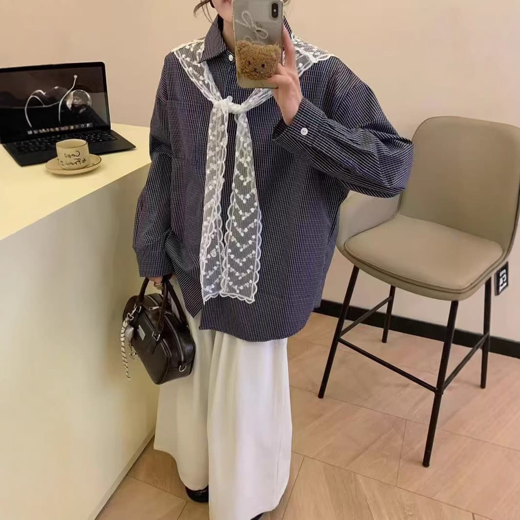 シャツ　レディース ゆったりチェックシャツ レース飾り付き